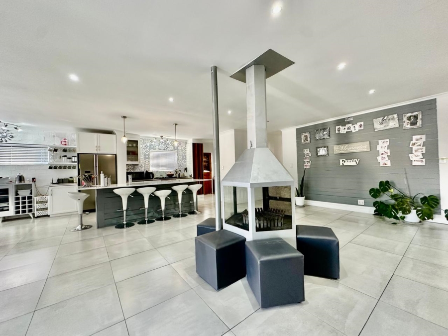 5 Bedroom Property for Sale in Rouxville Western Cape